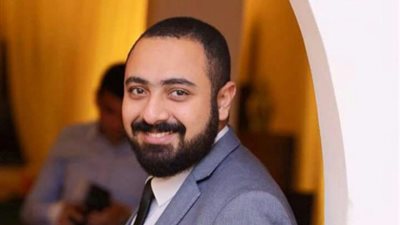 مرقس عادل يشارك جمهوره صورة فريق عمل 
