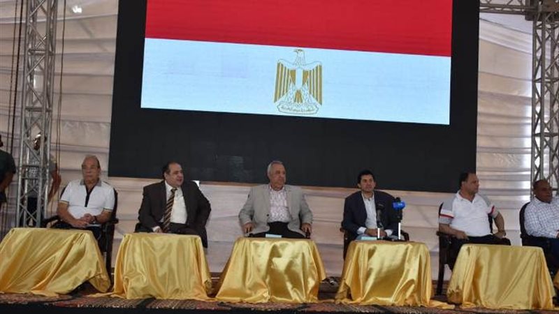محافظ الشرقية-وزير
