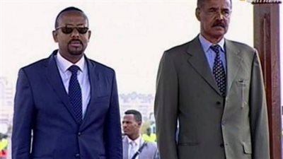 صور.. استقبال حافل  للرئيس الاريتري في أثيوبيا بعد توقيع إعلان أسمرة