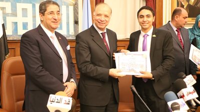 محافظ القاهرة: اقامة منتدى شبابى شهرى بالتعاون مع الجامعات المصرية