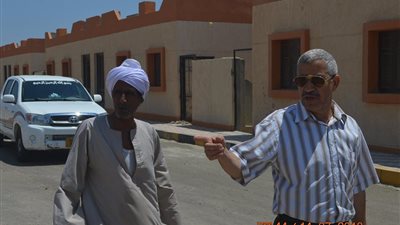صور.. رئيس مدينة القصير يتفقد أعمال تنفيذ خطة المشروعات الخدمية