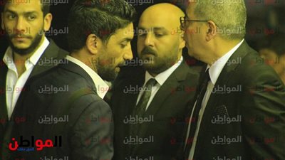 صور.. إسلام الشاطر في عزاء والد زوجة أحمد شوبير