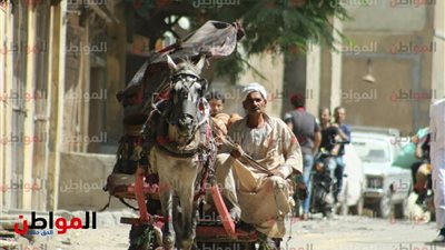 بياع القلل .. سعي إلى الرزق عبر صنعة جار عليها الزمن
