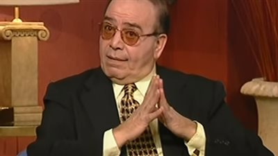 حسين كمال .. مخرج سينمائي جعل جمال عبدالناصر يتدخل من أجل فيلم