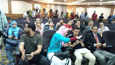 صور.. بدء التوافد لحضور مؤتمر الإعلان عن نتيجة الثانوية الأزهرية