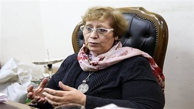عميد كلية الإعلام الأسبق لـ