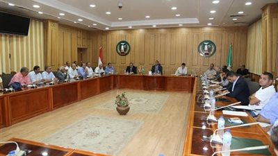 استعدادا لـ عيد الأضحى.. المنوفية تعقد اجتماعا لـ مواجهة مرض الجلد العقدي