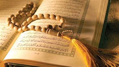 مطربين ومطربات ظهروا عبر الشاشة بتلاوة القران الكريم .. من هم ولماذا ؟