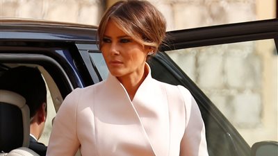 اللون الوردي.. أهم ما يميز إطلالة ميلانيا ترامب خلال لقاء الملكة إليزابيث