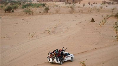 تهجير 600 أفريقي من الجزائر إلى بلادهم 