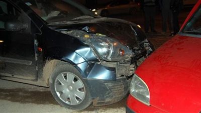 إصابة 4 أشخاص إثر تصادم سيارتين بطريق إسكندرية الصحراوي 