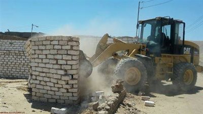 صور.. تنفيذ 12 قرار إزالة بمدينة الطود في محافظة الأقصر