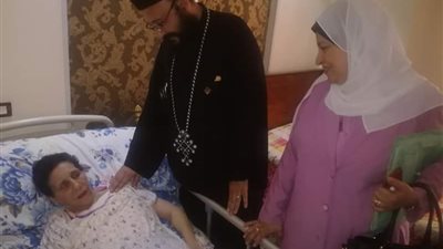 توفير كرسي متحرك لإحدى ضحايا حادث كنيسة مارى جرجس بطنطا