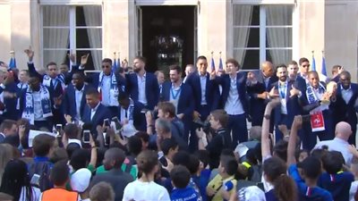 بث مباشر من قلب باريس.. احتفالات فرنسا بعد الفوز بكأس العالم