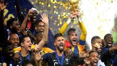رئيس اتليتكو مدريد يشيد بـ