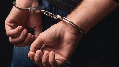 ضبط أحد الأشخاص نصب على المواطنين واستولى على أموالهم بالجيزة 