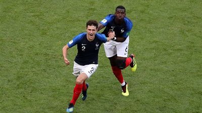 تقارير ألمانية تنفي عرض بايرن ميونيخ لضم ظهير منتخب فرنسا