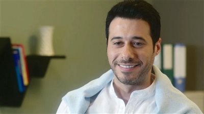 أحمد السعدني ينشر صورة له مرتديًا 