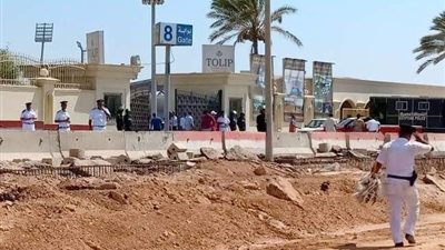 صور.. بدء توافد جمهور الأهلي على برج العرب لحضور مباراة تاونشيب