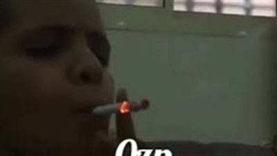 فيديو| أطفال يدخنون السجائر ويشعلون ضجة في السعودية 