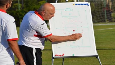 جروس يفاجئ لاعبي الزمالك في ألمانيا