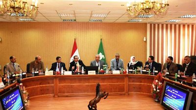 وزير القوى العاملة يشيد بدور محافظ الشرقية في تنظيم دورات في التنمية البشرية