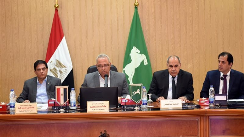محافظ الشرقية ومعاونية