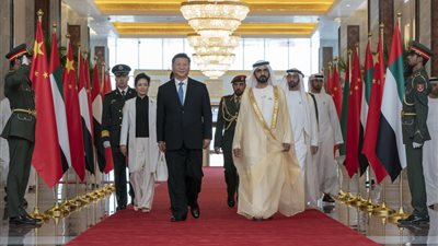 الرئيس الصيني يصل أبوظبي في أول زيارة رسمية منذ 29 عامًا