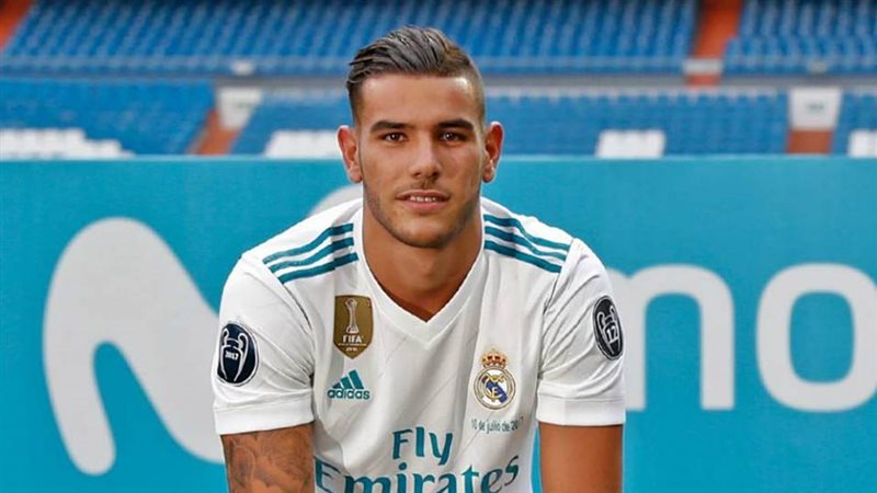  ثيو هرنانديز لاعب