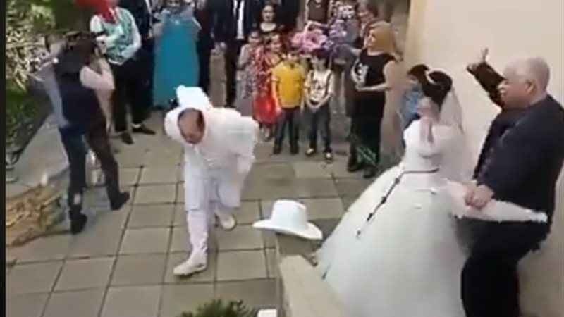 جانب من رقص العريس
