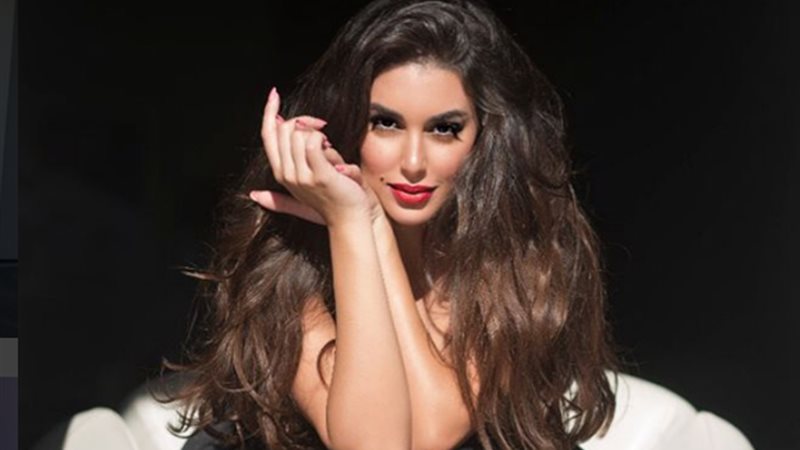 الفنانة ياسمين صبرى