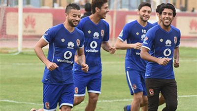 لاعب الأهلي يشارك في التدريبات البدنية ويواصل التأهيل
