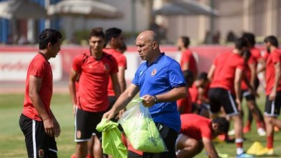 يوسف يوقف مران الأهلي أكثر من مرة.. تعرف على السبب