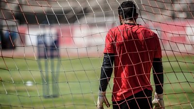 ٦٠ دقيقة تدريبات منفردة لحراس مرمى الأهلي