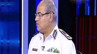 رئيس أكاديمية الشرطة: تمسكوا بقواعد الالتزام لتبقى مصر مرفوعة الهامة