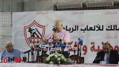 فيديو وصور.. مرتضي منصور يُخير ثنائي الفريق التجديد أو الانتظار