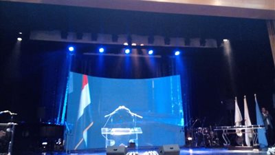 صور.. استعدادات تنصيب الفنان خالد النبوى سفيرا لبنوك دم الهلال الأحمر