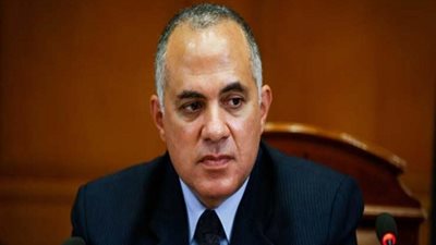 وزير الرى والموارد المائية يتلقى تقارير الإزالات بجميع أنحاء الجمهورية 