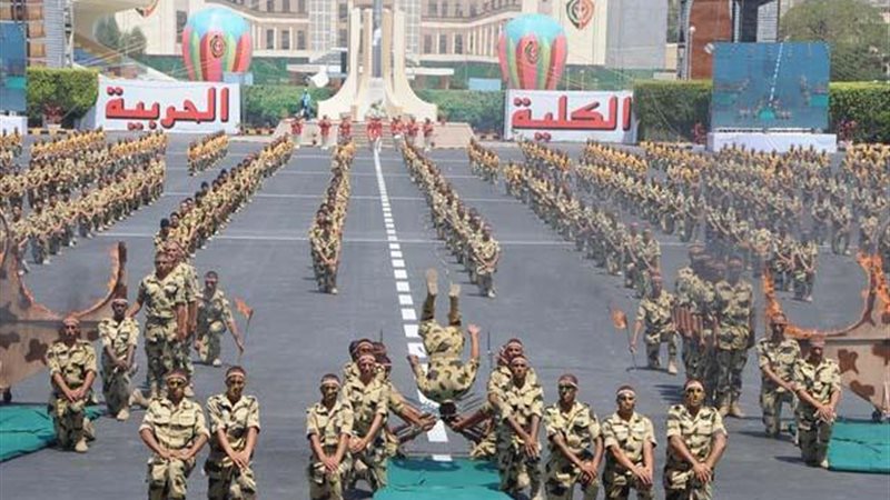 بدء العروض لحفل تخرج