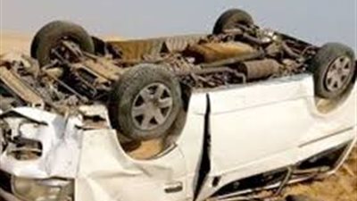 إصابة 9 أشخاص إثر انقلاب سيارة ميكروباص على طريق قنا سفاجا