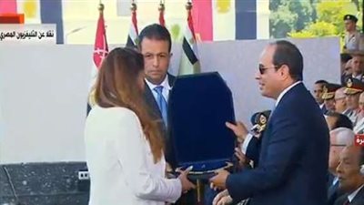 فيديو.. السيسي يرد الجميل لـ