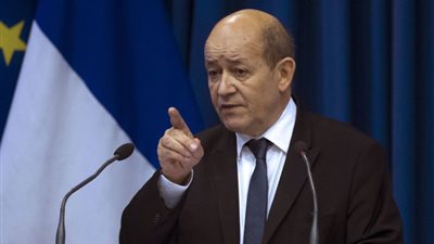 وصول وزير الخارجية الفرنسي إلى ليبيا دعما لتنظيم انتخابات تشريعية