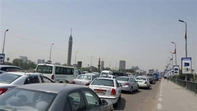 زحام مروري أعلى كوبري أكتوبر بسبب انقلاب سيارة ملاكي