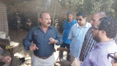 صور.. رئيس حي المطرية يتابع مشروع إنشاء بيارة الصرف الصحى بالمسلة