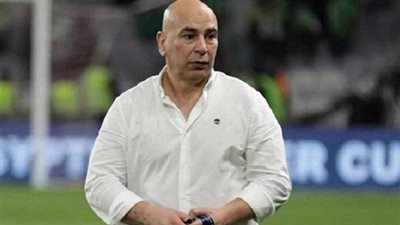 حسام حسن يطمئن على مهاجم المصري