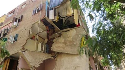 انهيار جزئي لأحد العقارات في وسط الإسكندرية دون إصابات