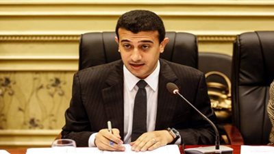 طارق الخولي يبدى تحفظه على عدم حضور رئيس الوزراء إلى جلسة البرلمان