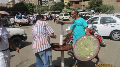 صور.. رئيس حي دار السلام يوصي بشن حملة اشغالات موسعة