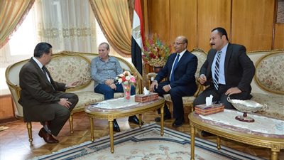 محافظ دمياط يهنئ رئيس محكمة دمياط الابتدائية لـ ترقيته 