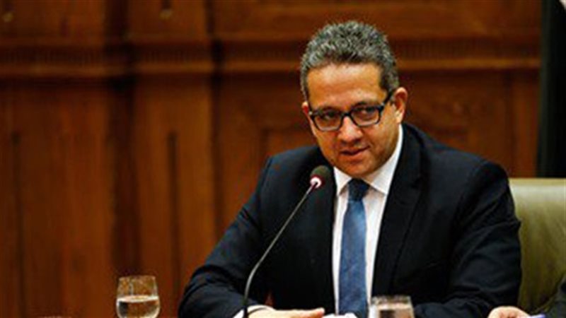 وزير الآثار